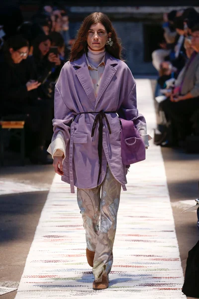 Look 12